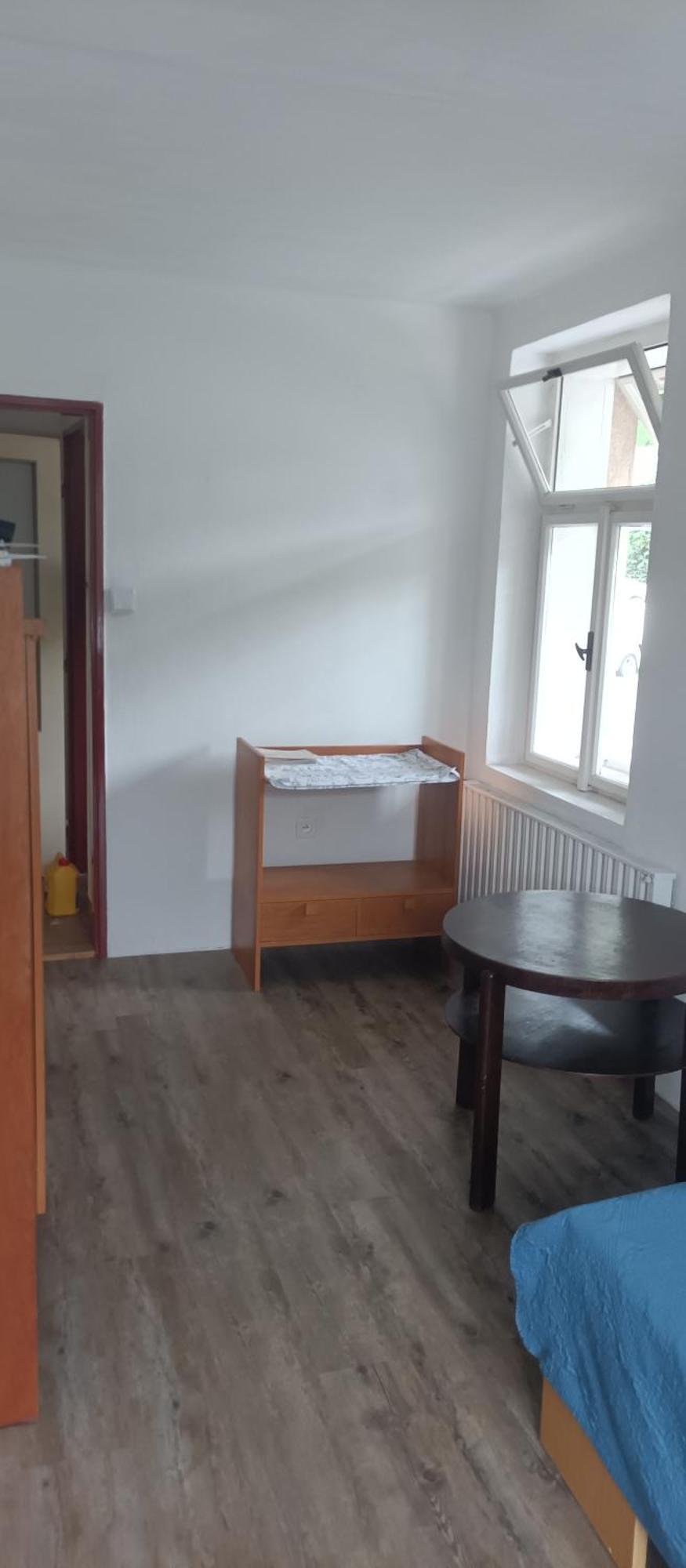 Pod Hradem Talmberk Samopse